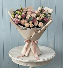 Букет цветов из:  Розы и Лизиантусы в Ирклиевская