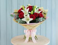 Букет цветов из:  Лилии и Розы в Ирклиевская