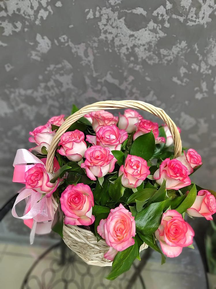 Цветочная композиция из Розы в корзине в Ирклиевская