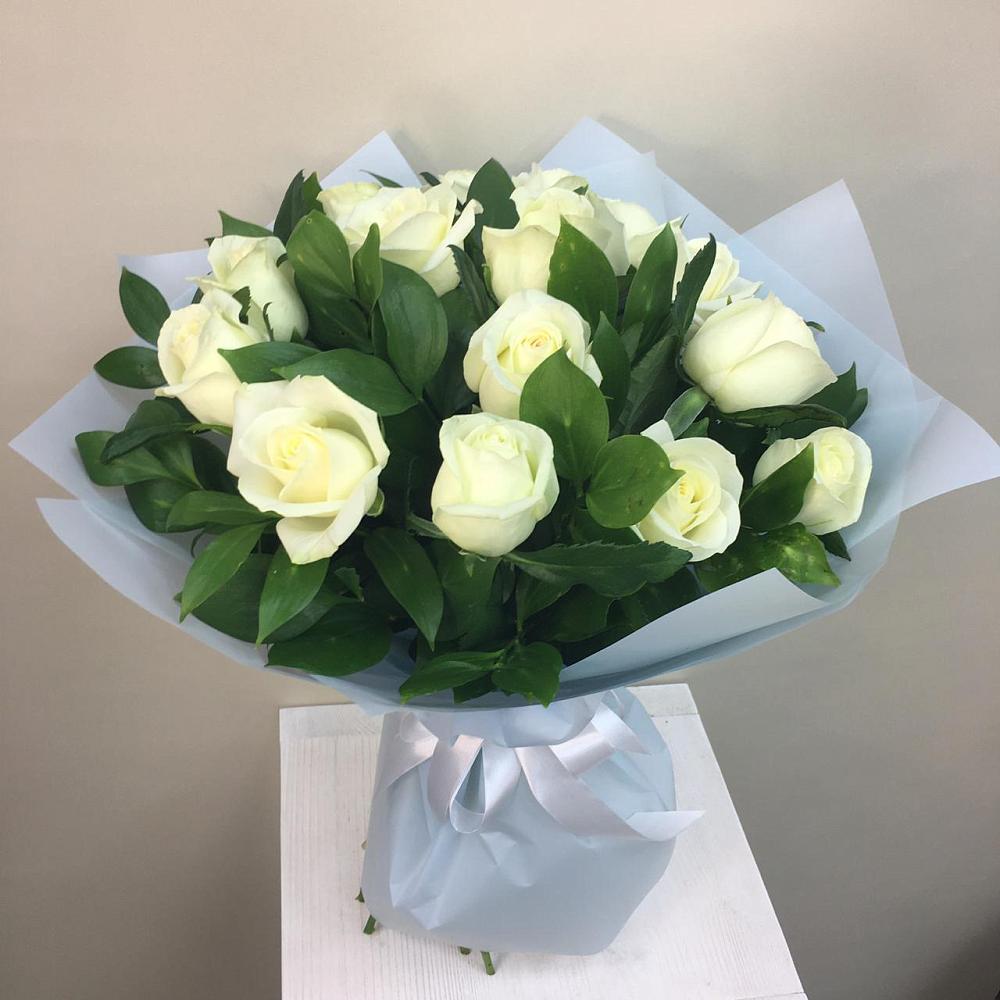 Букет 15 Белых роз Проуд в Ирклиевская