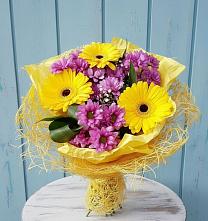 Букет цветов из:  Хризантемы и Герберы в Ирклиевская