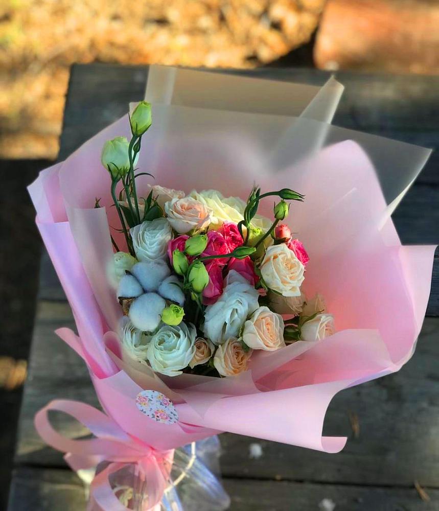 Букет цветов из: Розы и Лизиантусы в Ирклиевская