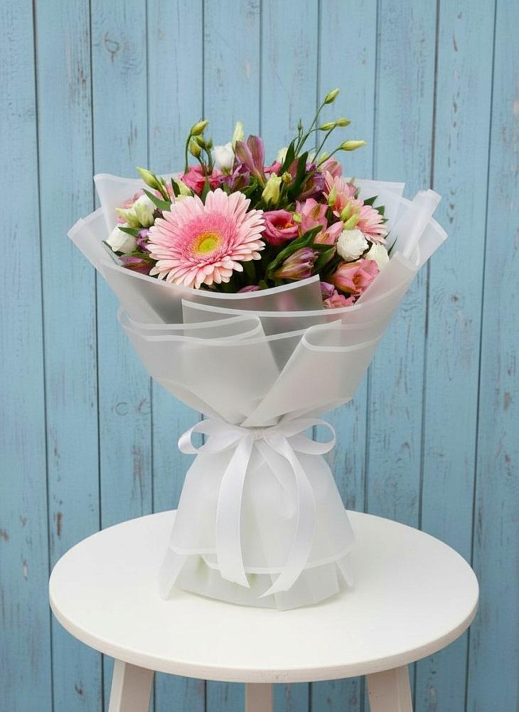 Букет цветов из: Герберы, Альстромерии и Лизиантусы в Ирклиевская