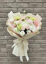 Букет цветов из:  Гвоздики, Розы, Лизиантусы и Хризантемы в Ирклиевская
