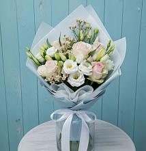 Букет цветов из:  Розы и Лизиантусы в Ирклиевская