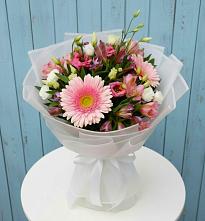 Букет цветов из:  Герберы, Альстромерии и Лизиантусы в Ирклиевская