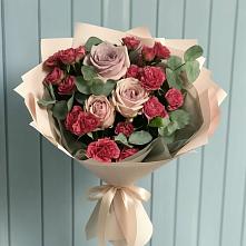 Букет цветов из:  Гвоздики и Розы в Ирклиевская