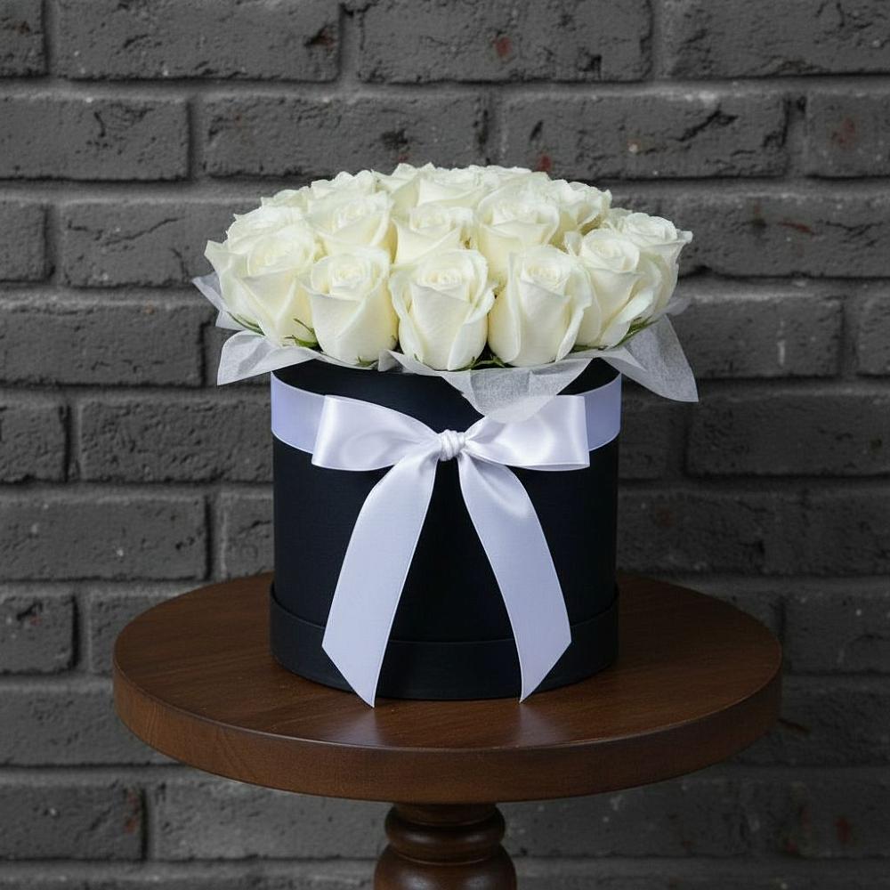 Цветочная композиция из Розы в шляпной коробке в Ирклиевская