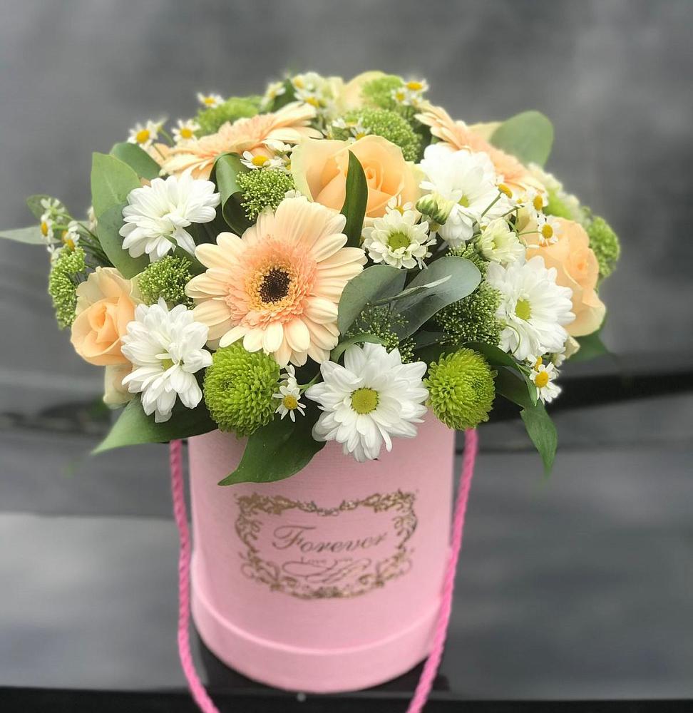 Цветочная композиция из Розы, Герберы и Хризантемы в шляпной коробке в Ирклиевская