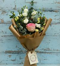 Букет цветов из:  Розы и Лизиантусы в Ирклиевская