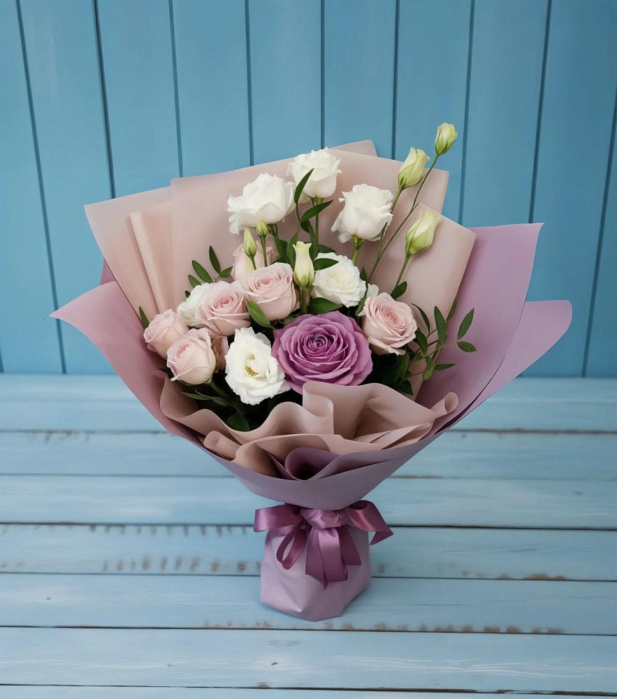 Букет цветов из: Розы и Лизиантусы в Ирклиевская